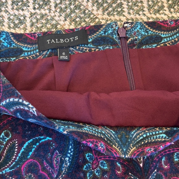 Talbots Paisley Pencil Skirt Blue Burgundy Knee Length Office Career Skirt | 6 - Picture 8 of 9